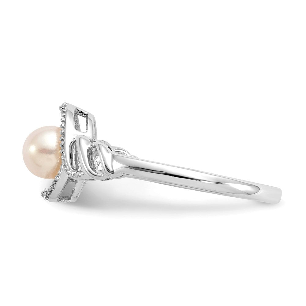 10k Gold White Gold FW Cultured Pearl and Diamond Ring